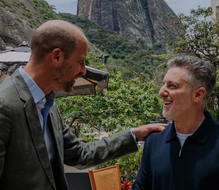 Luciano Huck posta foto com Príncipe William