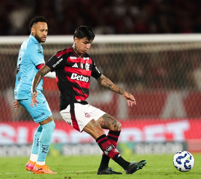 Com Neymar, Santos perde do Flamengo e fica no Z4 do Brasileirão