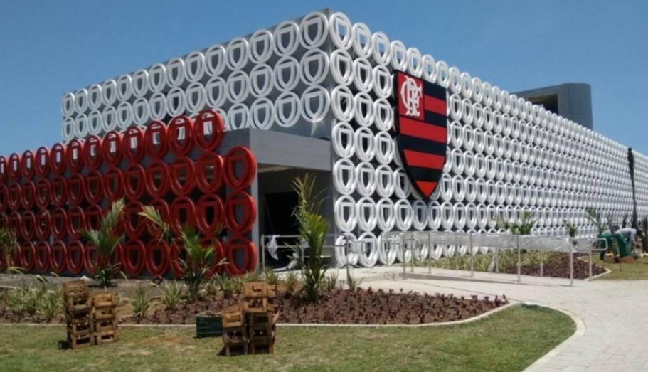 Flamengo elege novo presidente com estádio e finanças no debate