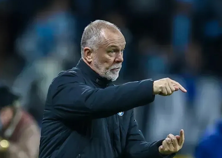 Mano Menezes se despede do Grêmio após fim do Brasileirão
