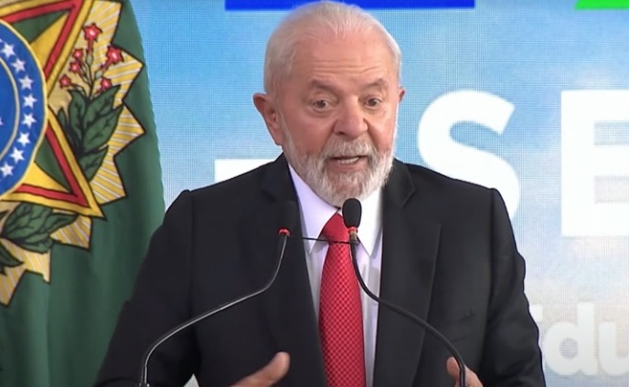 Lula destina mais de R$ 200 milhões para obras no Amazonas 