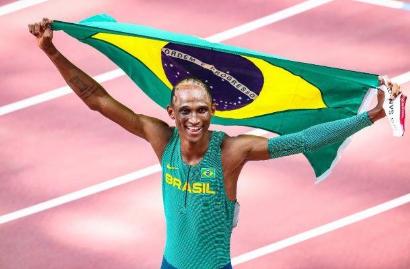 Alison dos Santos é bronze nos 400m com barreiras nas Olimpíadas de Paris
