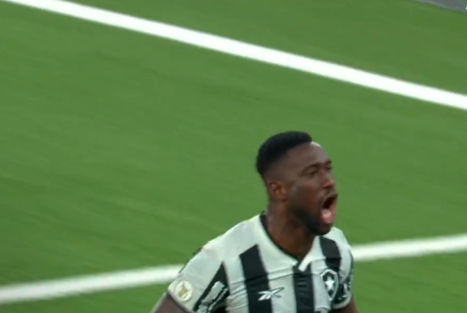 Bastos atinge metas de renovação automática com o Botafogo