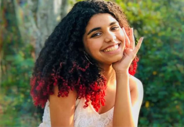 Blogueira de 14 anos morre à espera de leito em UTI