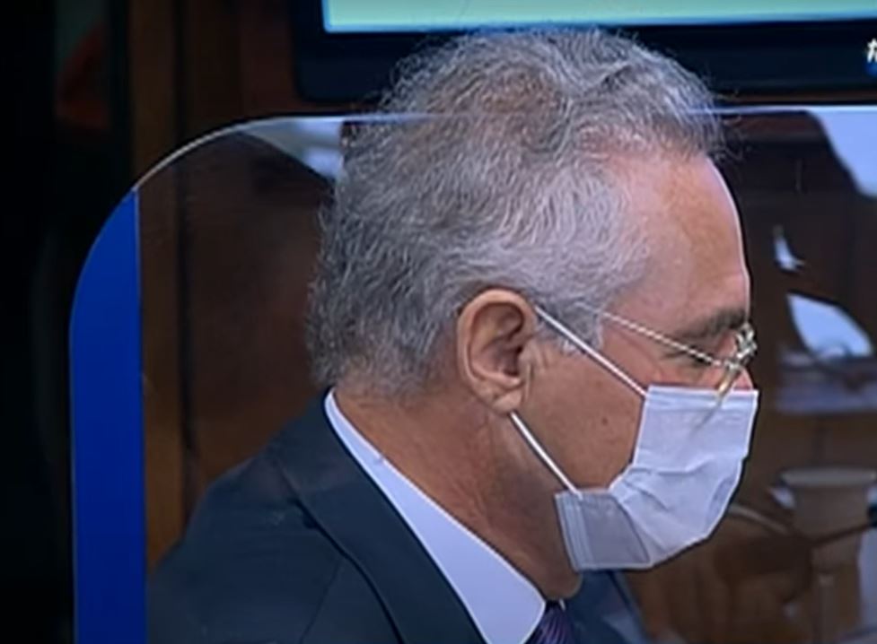 Na contramão de Bolsonaro, Queiroga defende uso de máscara e distanciamento