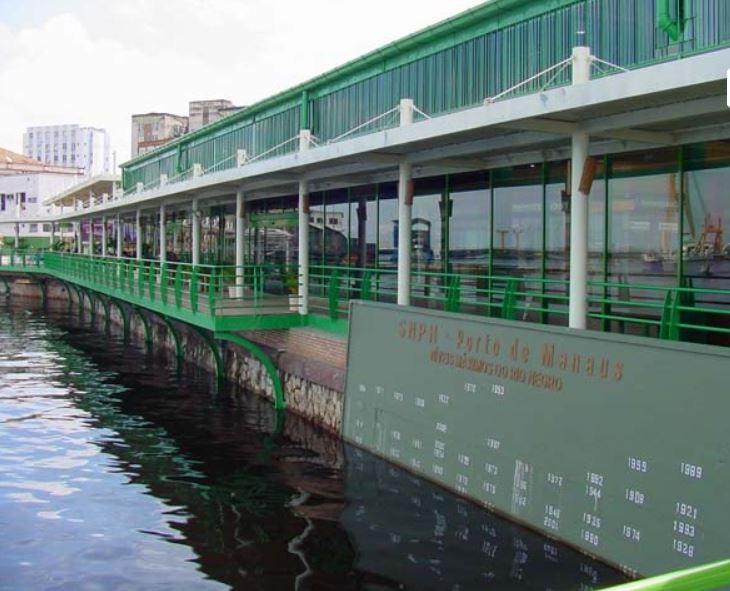 Rio Negro sobe 4 centímetros em 24h e preocupa especialistas no Amazonas