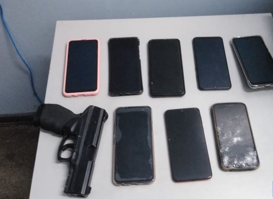 Motorista de app é preso após trio trocar tiros com policiais em Manaus