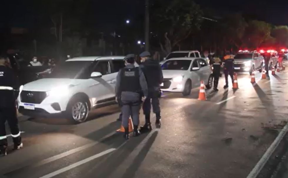 Operação flagra motoristas bêbados e sem habilitação em Manaus
