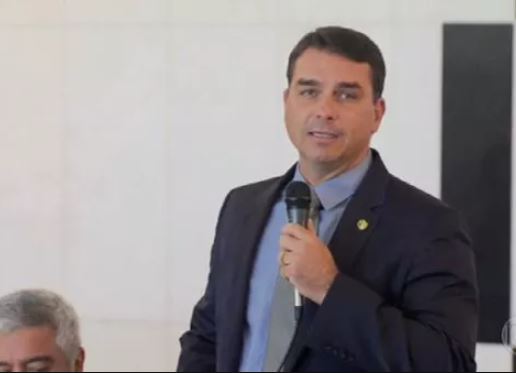 Senador Flávio Bolsonaro se filia ao Patriota