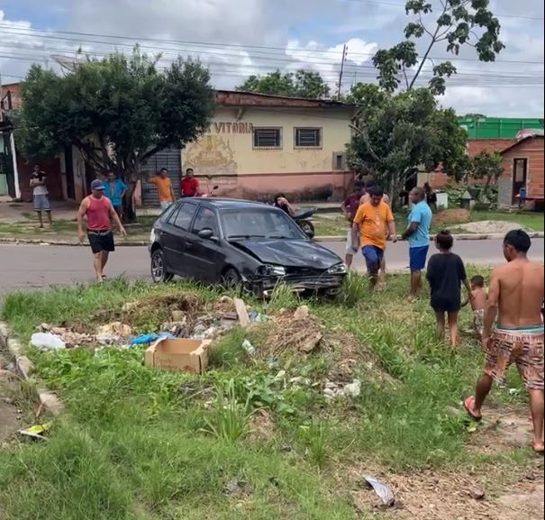 Casal fica ferido ao ser atropelado por carro em Itacoatiara 