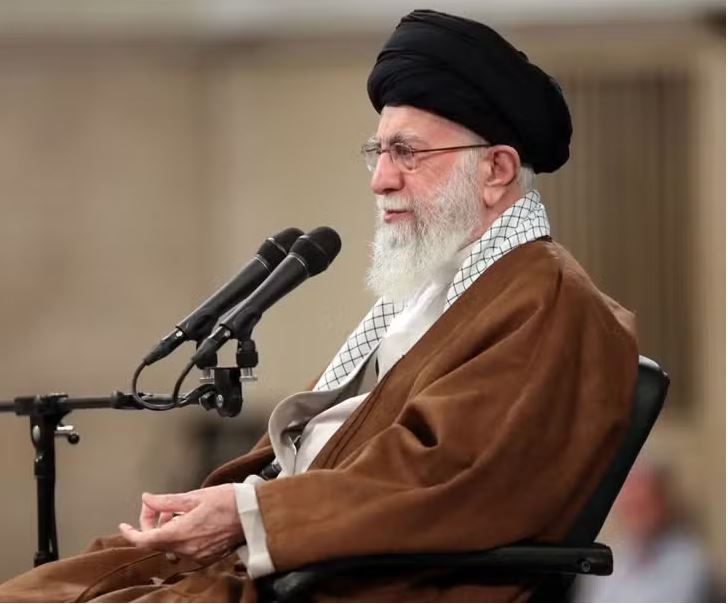 Irã confirma morte do presidente Ebrahim Raisi em acidente de helicóptero