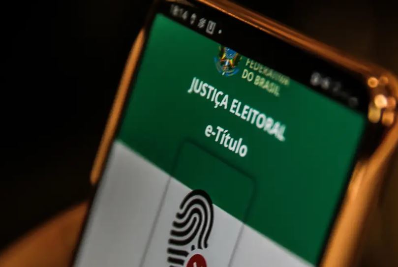 A menos de 30 dias do 1º turno, eleitores devem atualizar e-Título