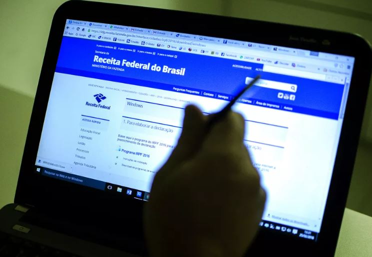 Sem aprovação de lei, tabela do IR fica congelada em 2025