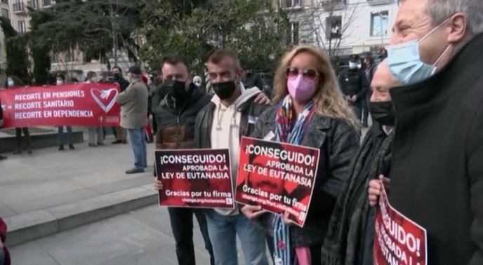 PL que autoriza eutanásia e suicídio assistido é aprovado na Espanha