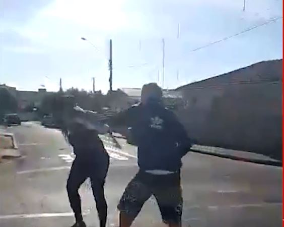 Faxineira que teve ácido jogado no olho por ex-patrão teme ficar cega