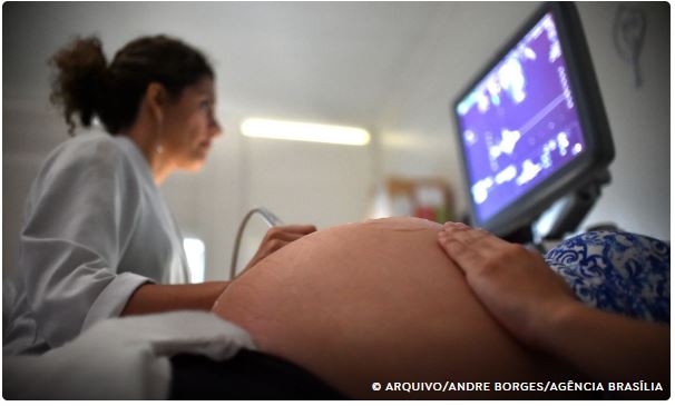 Entenda pré-eclâmpsia e síndrome de Hellp, que afetaram cantora Lexa