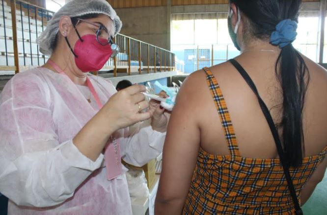 Congresso analisa nesta terça lei que autoriza compra de vacinas