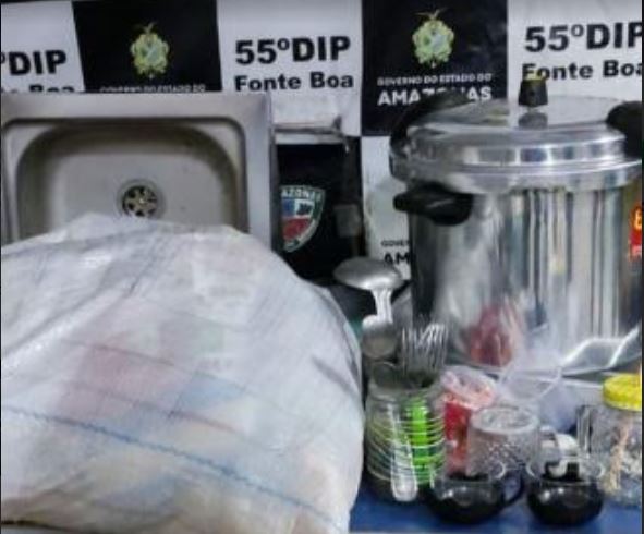 Trio é preso suspeito de roubar alimentos de escolas no Amazonas