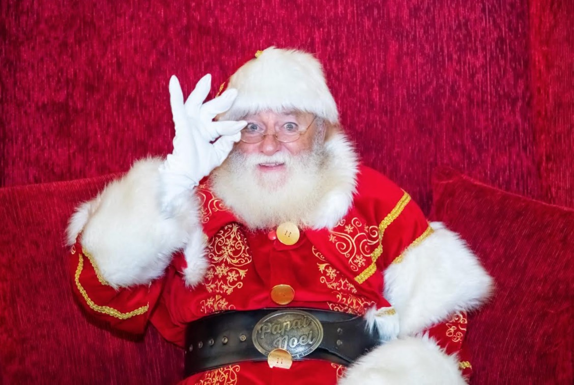 Campanha 'Presente Solidário' e chegada do Papai Noel movimentam shopping em Manaus
