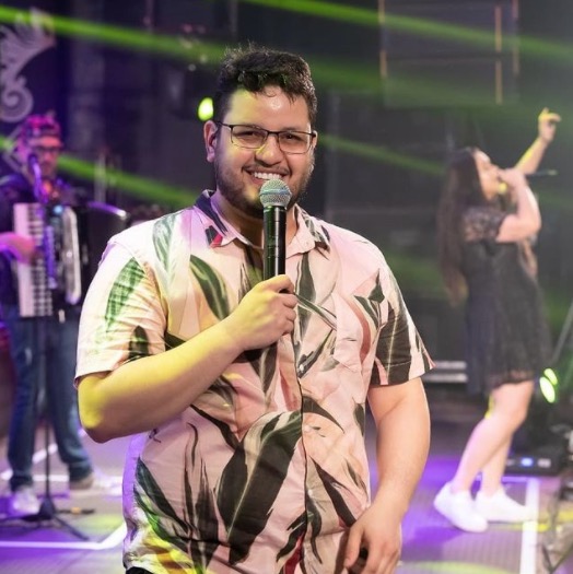 O que é um edema cerebral? Entenda condição de saúde do cantor Maurílio