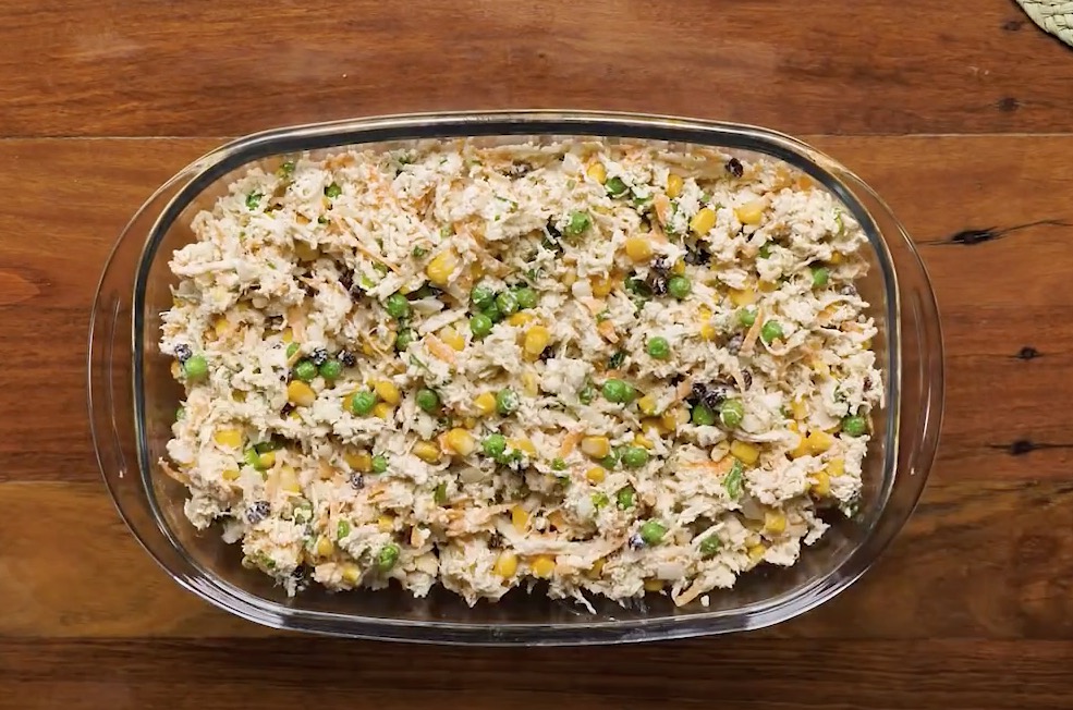 Aprenda a fazer um salpicão de frango simples e gostoso