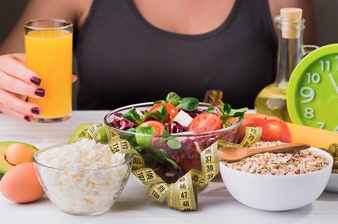 Nutricionista ensina a retomar alimentação saudável pós-réveillon