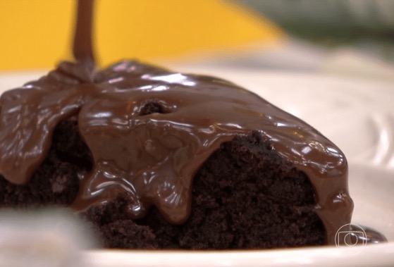 Aprenda a fazer bolo de chocolate com cerveja preta de Ana Maria Braga