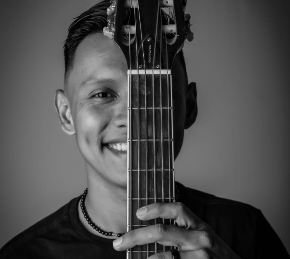 Cantor parintinense lança álbum com inéditas: ‘Meu Eu, Nosso Eu’