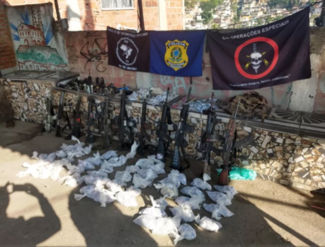 Bolsonaro parabeniza operação da polícia que deixou 24 mortos no Rio