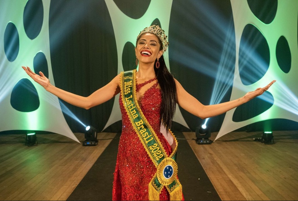 Amazonense vence concurso de beleza e é eleita Miss Latina Brasil