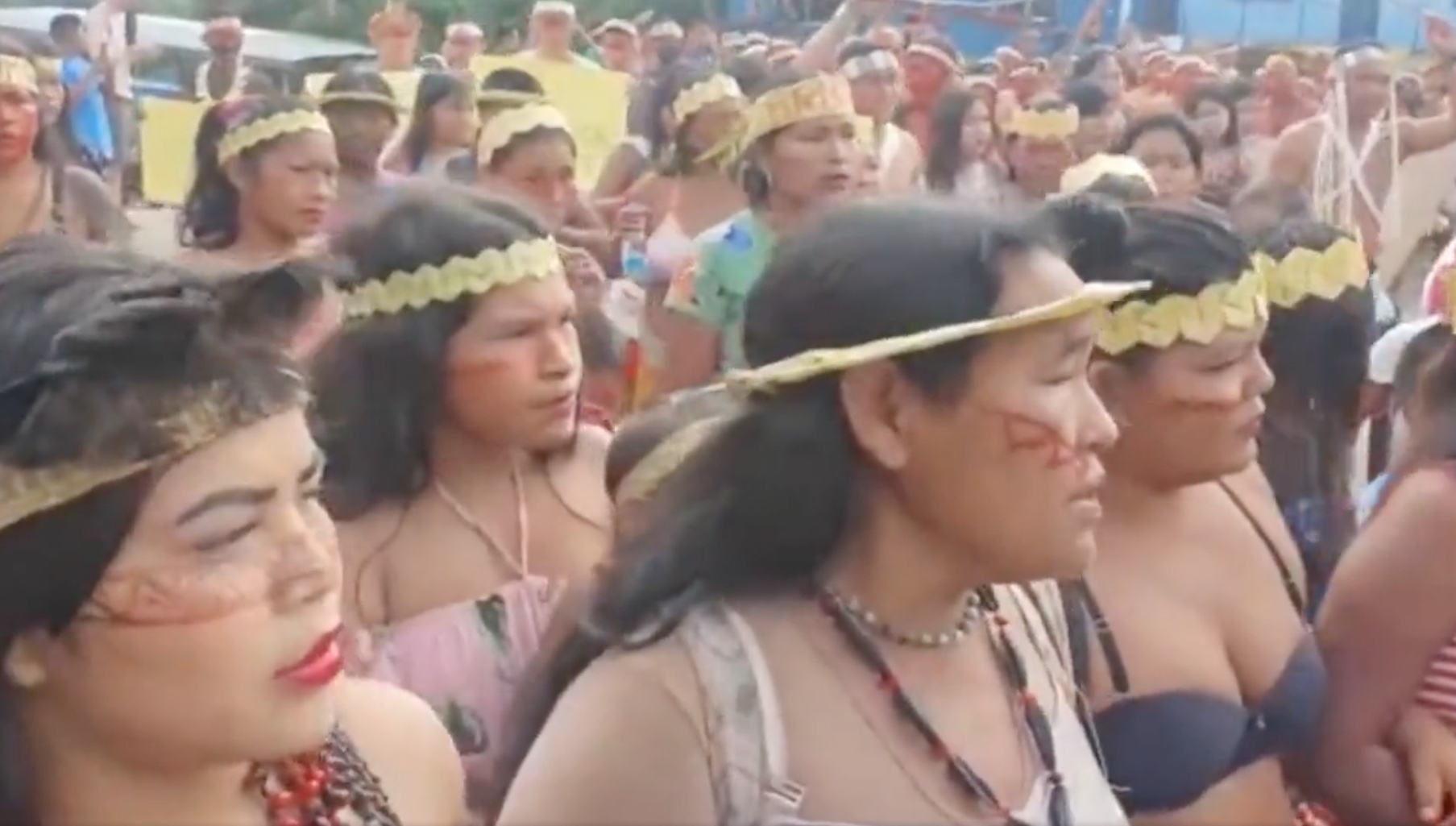 Indígenas protestam em Atalaia do Norte após desaparecimento de Bruno e Dom