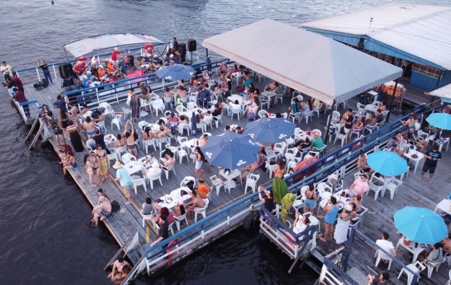 Labamba e quarteto Caldo de Cana agitam flutuante neste sábado