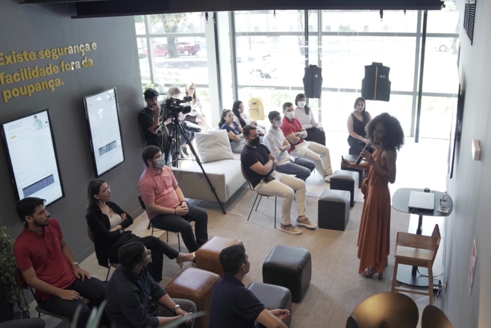 Evento oferece treinamento sobre mercado financeiro para estudantes, em Manaus