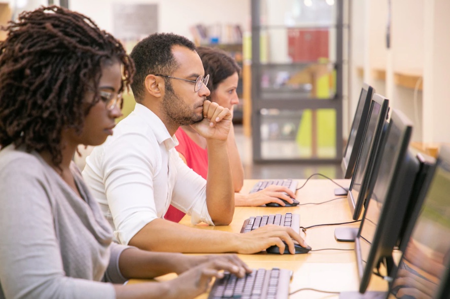 Banco Itaú anuncia programa de trainee com salário de R$ 8 mil; saiba como