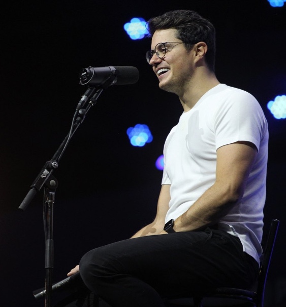 Deive Leonardo tem show adiado em Manaus