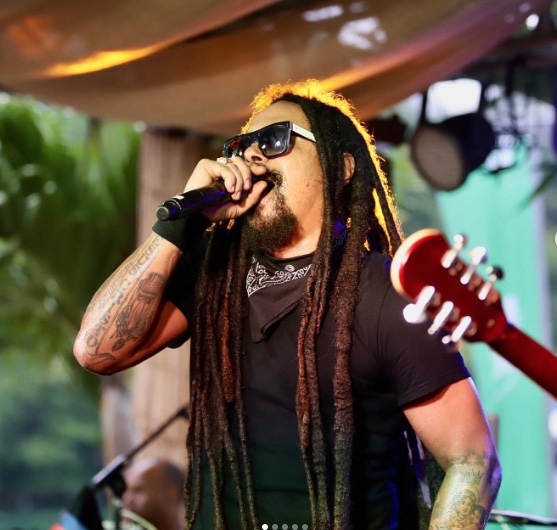 Marcelo Falcão faz show em Manaus