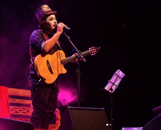 Fernando Anitelli apresenta O Teatro Mágico em Manaus