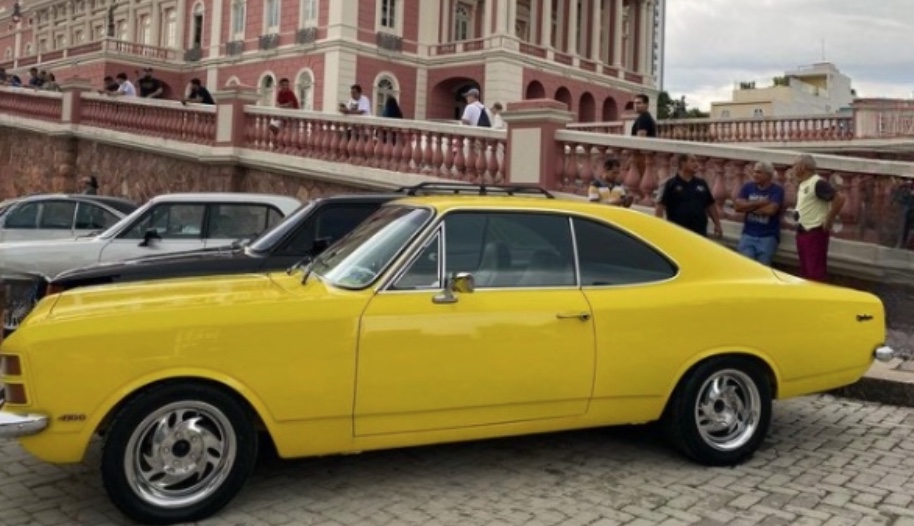 Encontro de Relíquias reúne amantes de carros antigos neste sábado