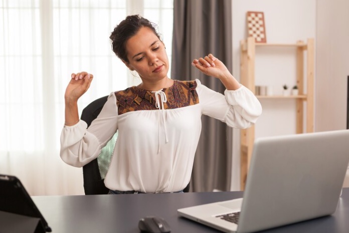 Confira técnicas de meditação rápidas para diminuir o estresse no trabalho