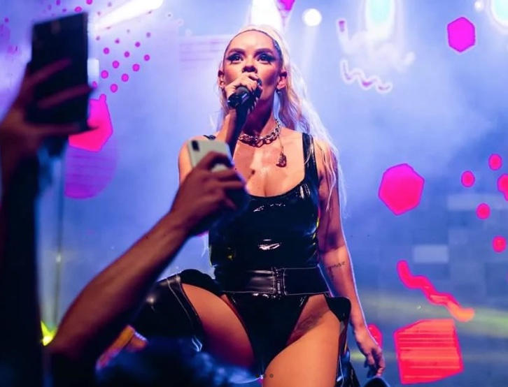 Lorena Simpson comanda festa 'Treme Tudo' em Manaus