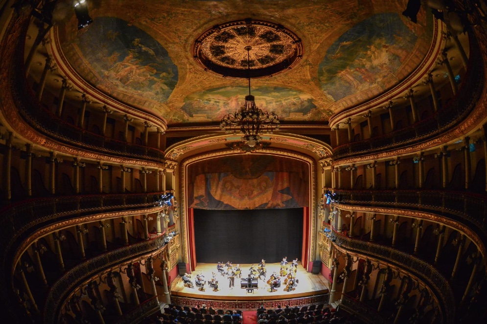 Dança, música e toada marcam programação de março no Teatro Amazonas