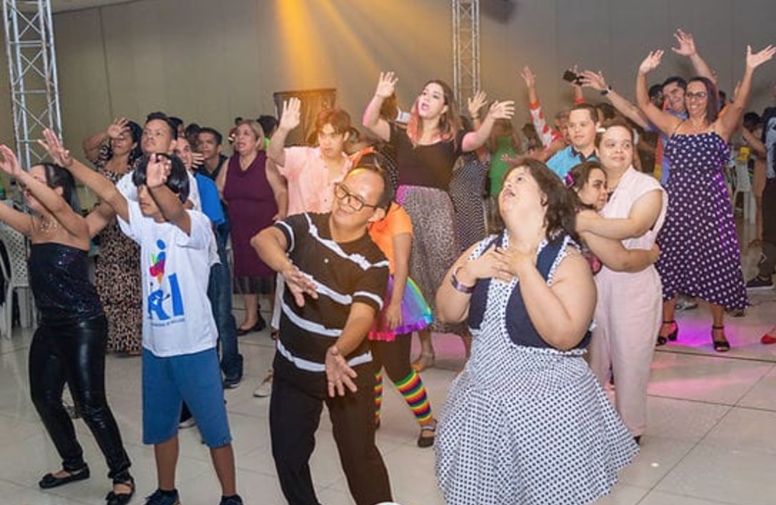 Balada inclusiva oferece diversão para toda família com entrada gratuita em Manaus