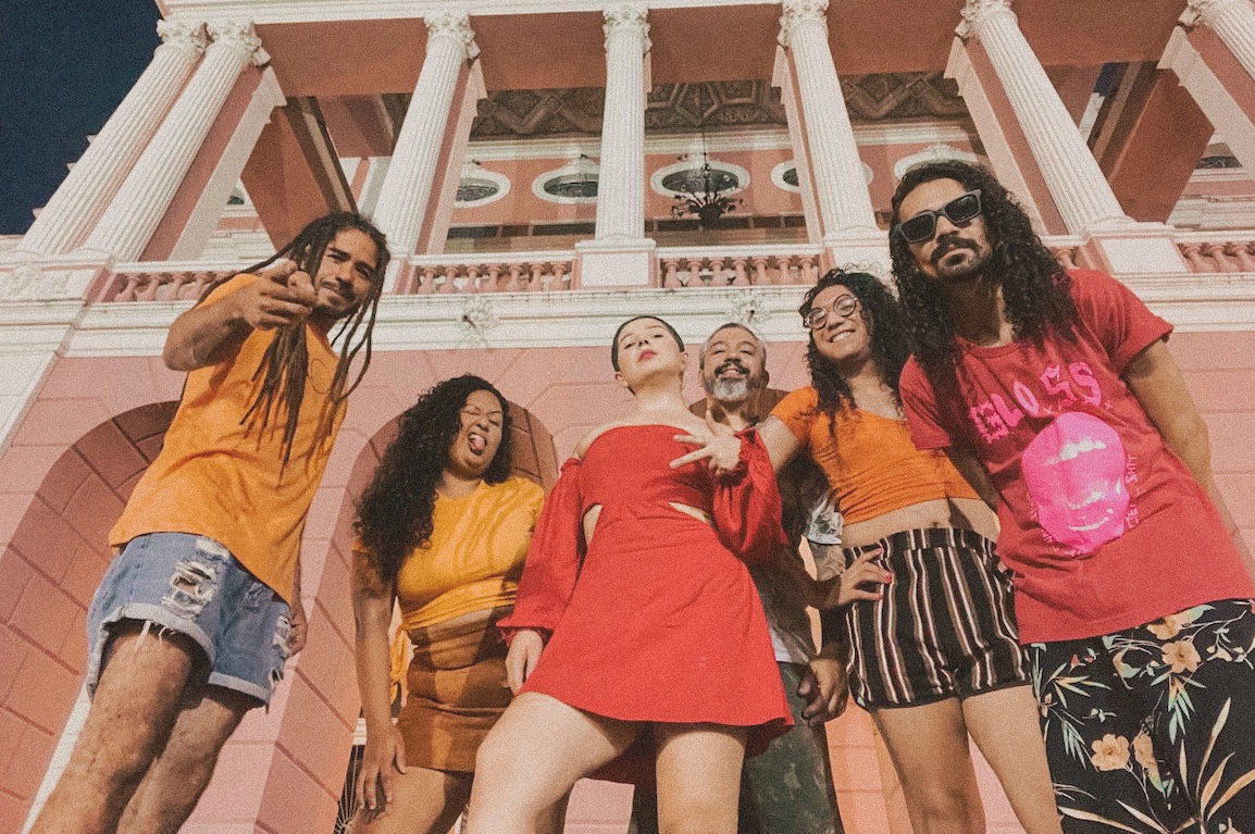 Mady e Seus Namorados e Iana Moral lançam hit 'Enxirindo na DM'