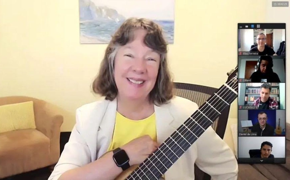 Curso internacional de violão Suzuki é ministrado no Amazonas