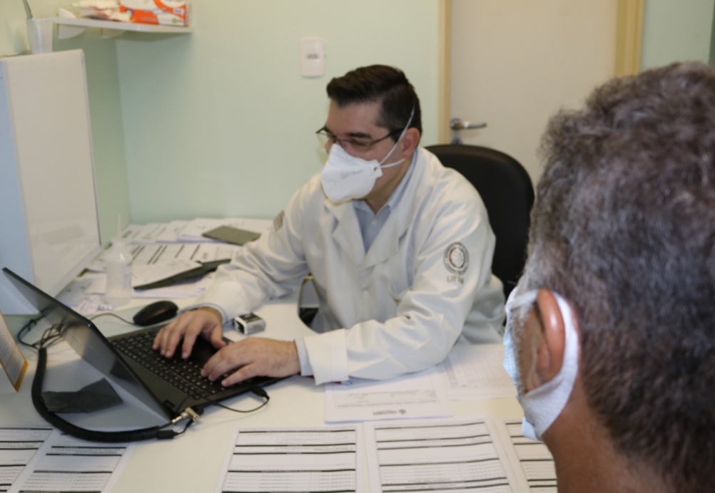 Tabagismo é principal fator de risco do câncer de bexiga, alerta urologista