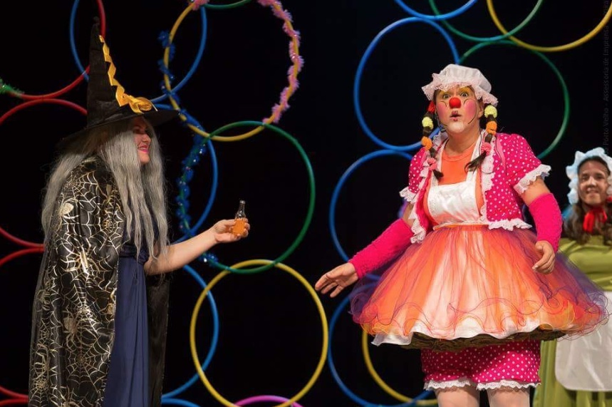 Espetáculo 'Cafuxa pelo Mundo' realiza última apresentação em Manaus