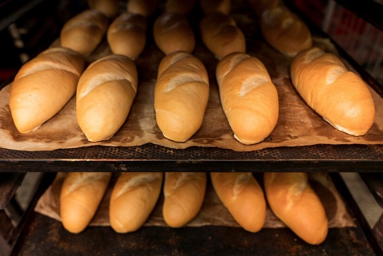 É possível emagrecer sem parar de comer pão? Veja 8 dicas