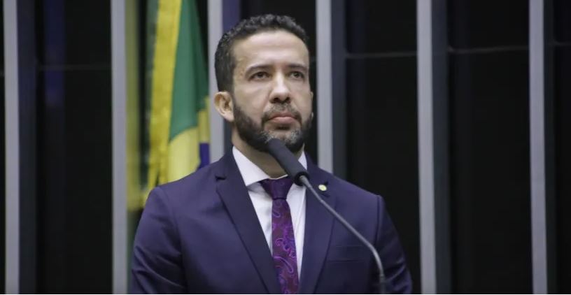 Avante lança candidatura de André Janones à Presidência da República