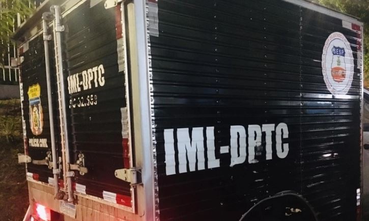 Homem é assassinado a facadas por suposto amigo de infância em Manaus