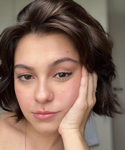 Klara Castanho faz 1º post após vazamento de gravidez: ‘dias difíceis’ 